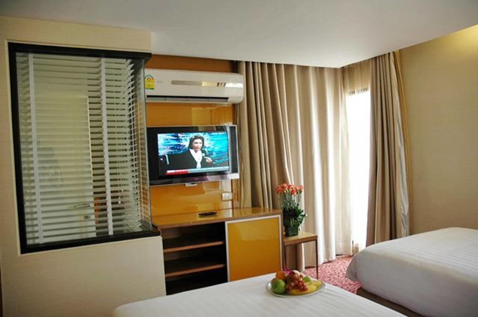 בנגקוק Tango Vibrant Living Hotel - Sha Extra Plus מראה חיצוני תמונה