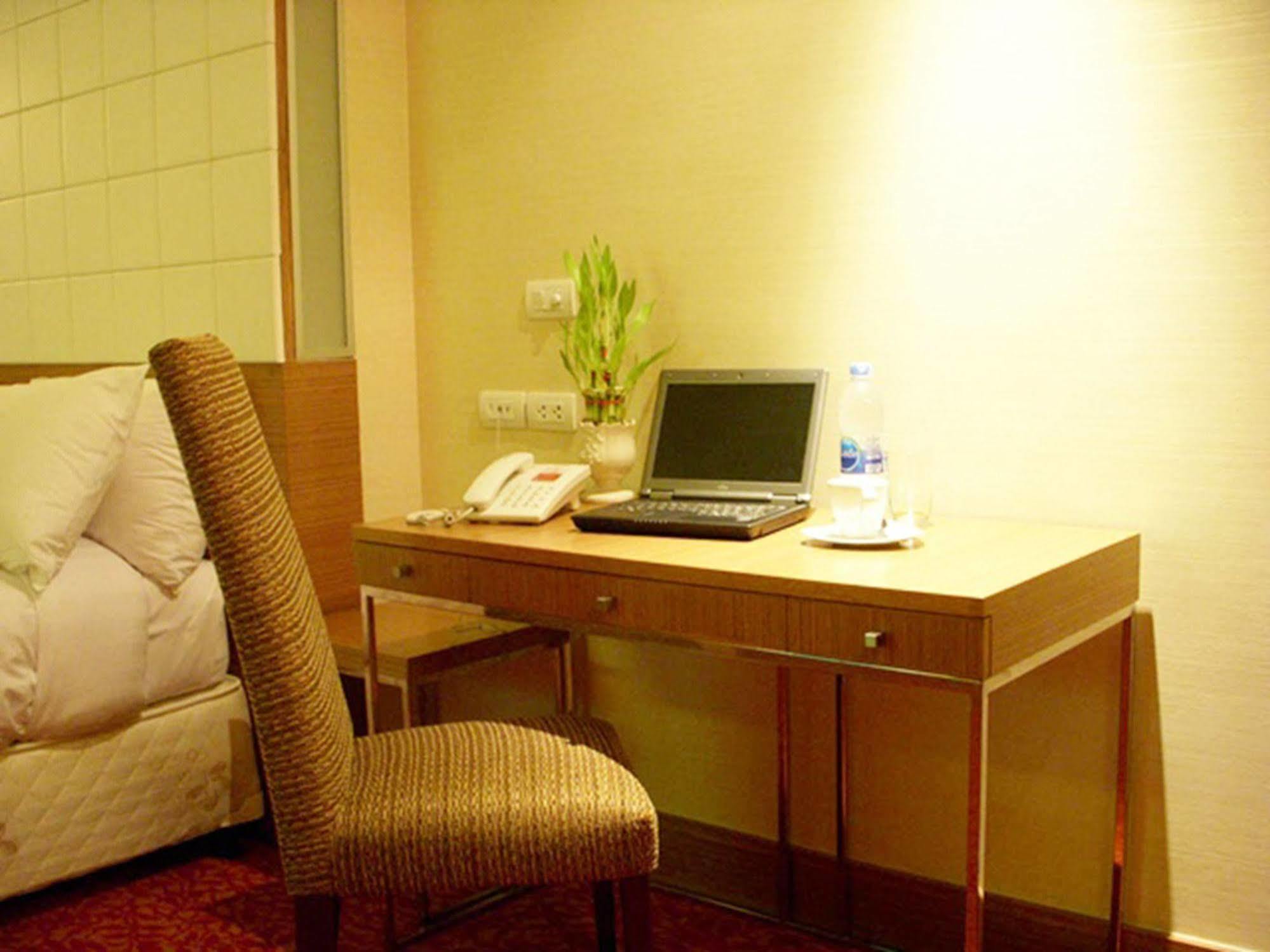 בנגקוק Tango Vibrant Living Hotel - Sha Extra Plus מראה חיצוני תמונה
